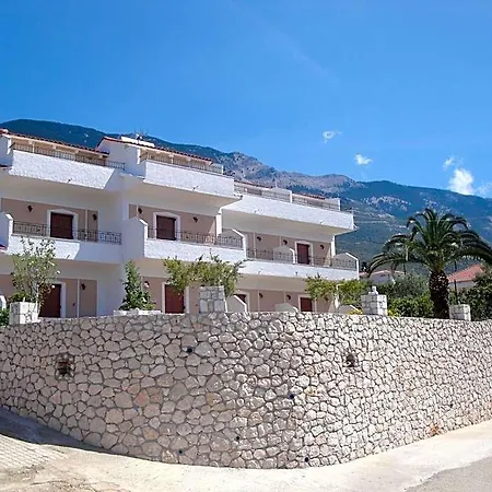 Ocean Front 77 Hotel 4*